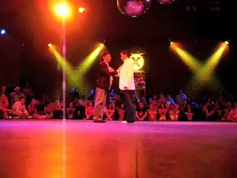 Video thumbnail for Martin Maldonado & Maurizio Ghella bailando en el Misterio Tango Festival 2010 (Buenos Aires)