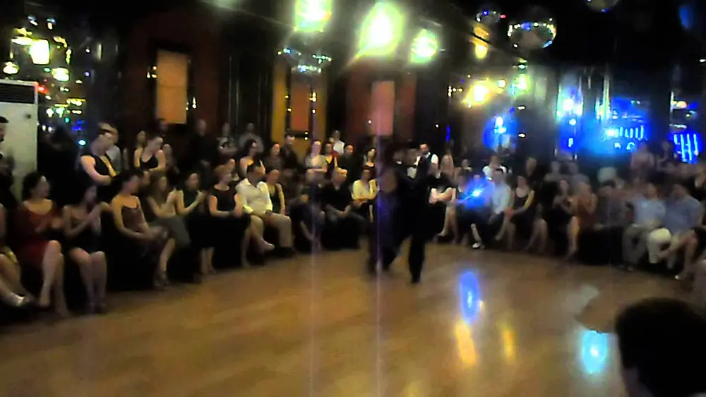 Video thumbnail for Roxana Suarez y Sebastian Achaval bailan en Atenas Lo de Elli