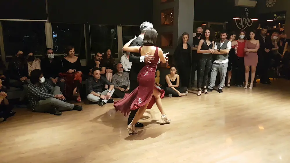 Video thumbnail for 2021 10 24 Akademi Tango Açılış Muharrem Yılmazkaya & Nilay Akgün (La Vida Tango) 4/5