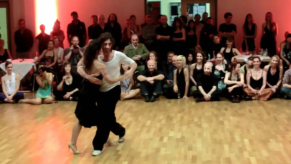 Video thumbnail for Gaia Pisauro y Leandro Furlan 3/4 (Tango Festival Berlin 2011)