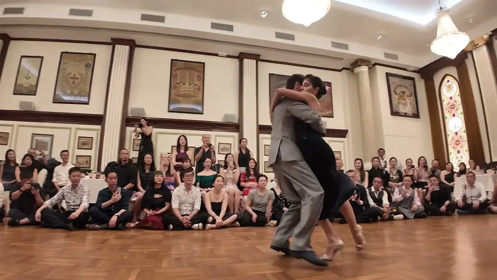 Video thumbnail for Gianpiero Galdi & Lorena Tarantino 2/6 - Tango Brujo (Juan D'Arienzo) Tango - Hong Kong 2024 - 4K