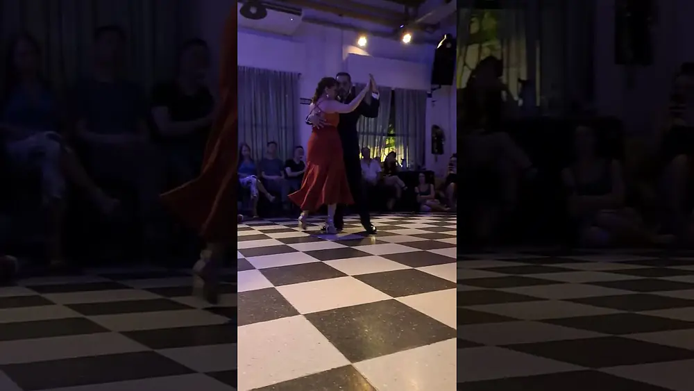 Video thumbnail for Mara Oviedo y Sebastián Fernández - Para qué te quiero tanto (1/4)