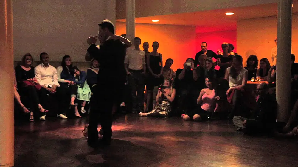 Video thumbnail for Samantha Dispari & Santiago Fina at Santa Milonguita part 3