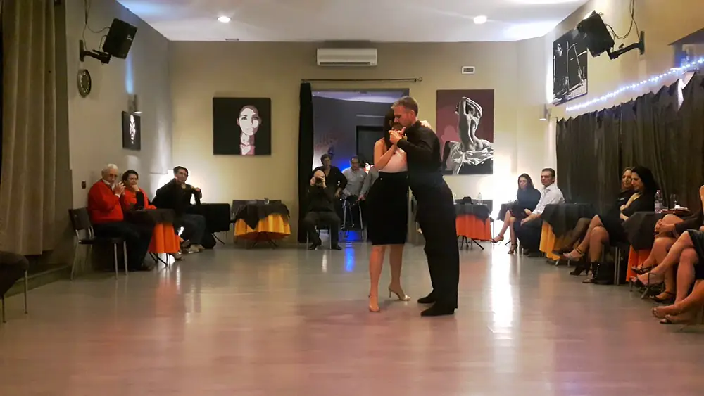 Video thumbnail for Esibizione di Paolo Cioffi​ e Valentina Giannini​ al Salon Baires​