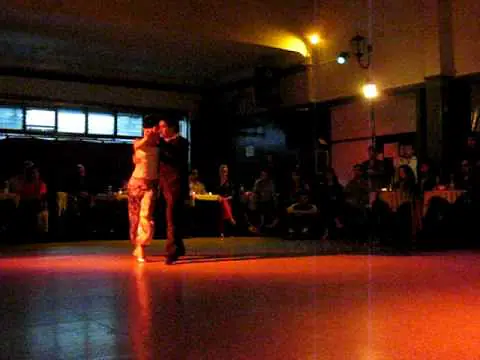 Video thumbnail for Marcelo Gutierrez y Johana Cessiecq 1 Tango @ villa Malcom 2010