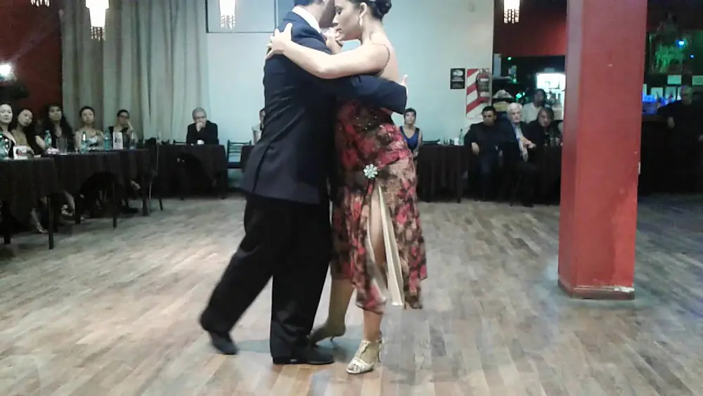 Video thumbnail for Bailaron Alexa Yepes Arbolera & Edwin Espinosa, en la Milonga de los Domingo. Part.1 - 31/07/16