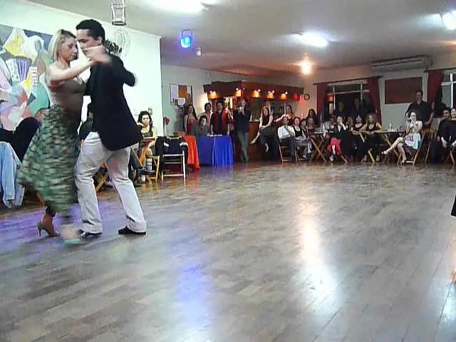 Video thumbnail for Kleber Queiroz e Márcia Melo na Prática Mucho Tango