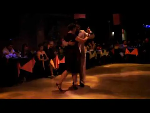 Video thumbnail for Ariadna Naveira y Fernando Sanchez bailan La serenata de ayer - Porteño y Bailarin