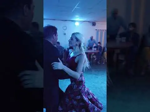 Video thumbnail for Diego Martin Valero y Delfina Pissani ( Milonga " Hombre" - Larralde)