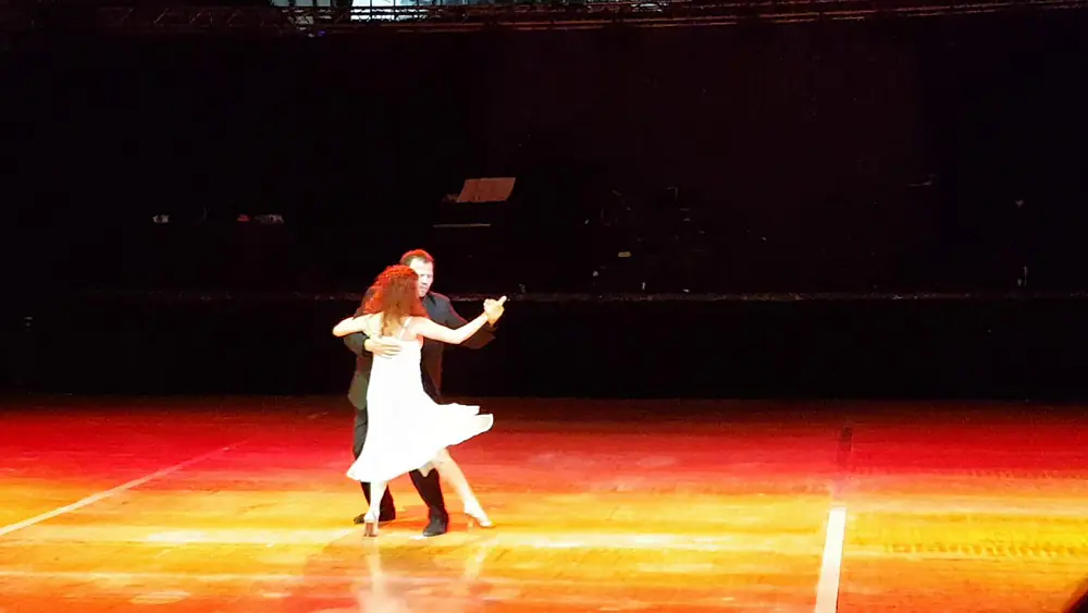 Video thumbnail for Claudio Hoffmann & Pilar Alvarez ❤ Tarbes en Tango 2018 - Soirée des Maestros