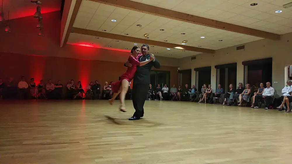Video thumbnail for Sandra Messina & Ricardo Calvo à St Malo -  oct 2018 tango