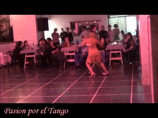Video thumbnail for Nancy Louzan y Damian  Eselevsky bailando "YO NO SE QUE ME HAN ECHO TUS OJOS" en Floreal Milonga