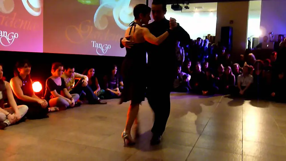 Video thumbnail for 5 La Milonga del Patio presenta a Aurora Lubiz y Luciano Bastos- Milonga del recuerdo
