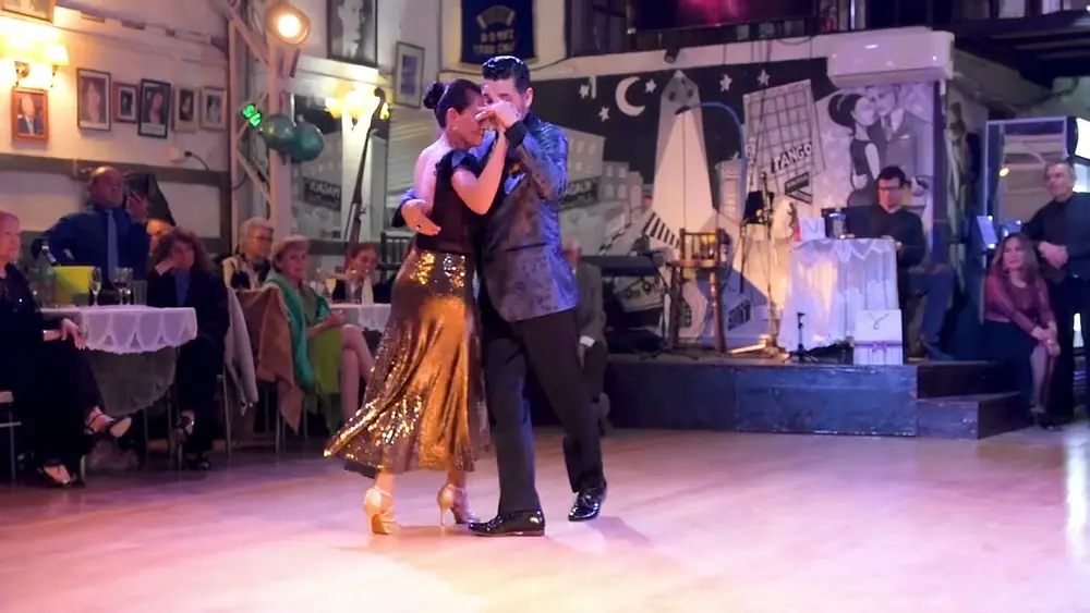 Video thumbnail for Al Galope - Francisco Castro (profesor) y  Cecilia Acosta (alumna) - Santiago, Chile