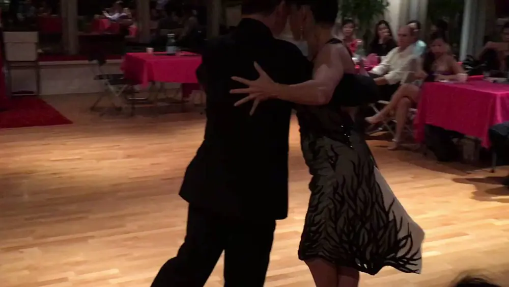 Video thumbnail for 阿根廷探戈影片分享 Sebastian Misse Andrea Reyero 2016 en Hong Kong - 1/4