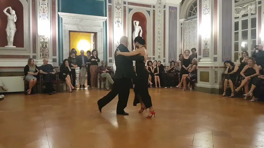 Video thumbnail for Yailet Suarez e Alberto Colombo. Tango "Mala Suerte" Juan D'Arienzo. Orvieto Tango Winter.