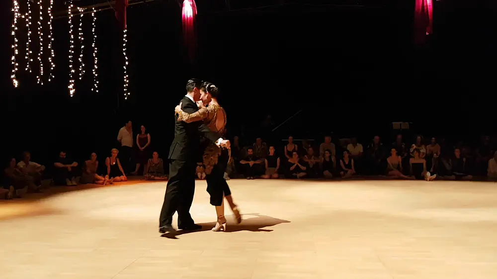 Video thumbnail for Edwin Espinosa & Alexa Yepes ❤ @ Tango Roots festival - 8ème édition - Paris