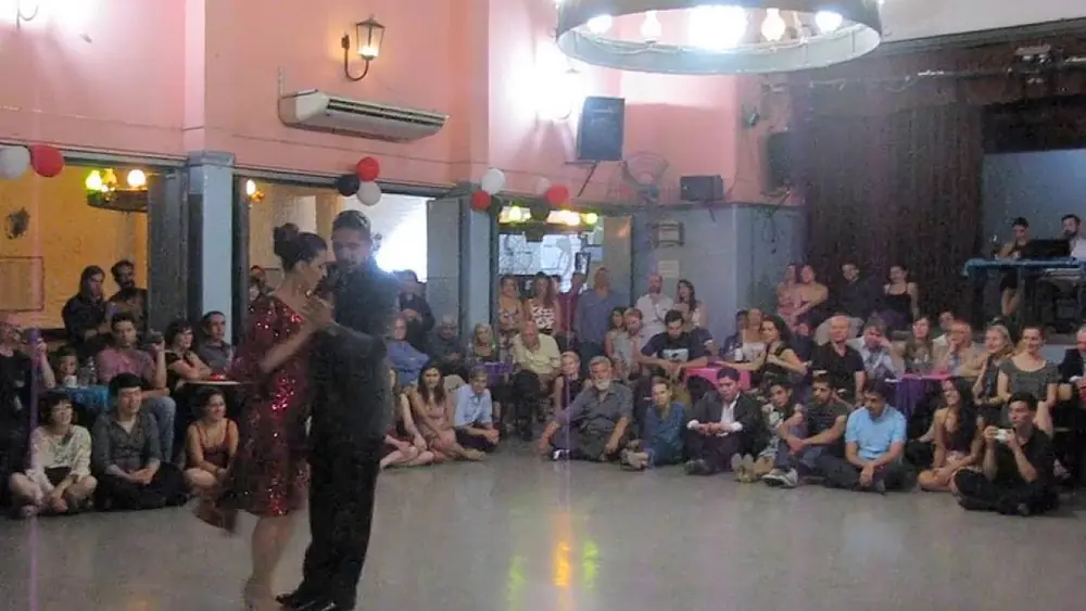 Video thumbnail for ROBERTO ZUCCARINO y MAGDALENA VALDEZ en Viva La Pepa Milonga 2016 (1/4)