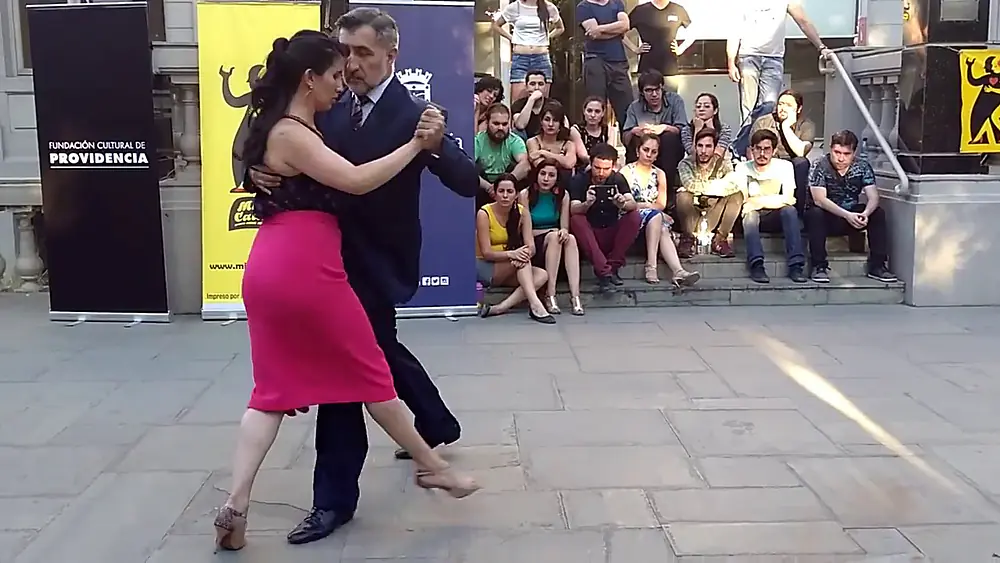 Video thumbnail for Paulina cazabón Y Jose Luis Gonzalez en Milonga Callejera 25/nov/17