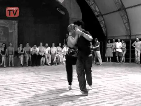 Video thumbnail for Luis Squicciarini & Anna Zyuzina, Russia, Moscow, Milonga in "Ekaterina's Garden", 14.08.2010  (3)