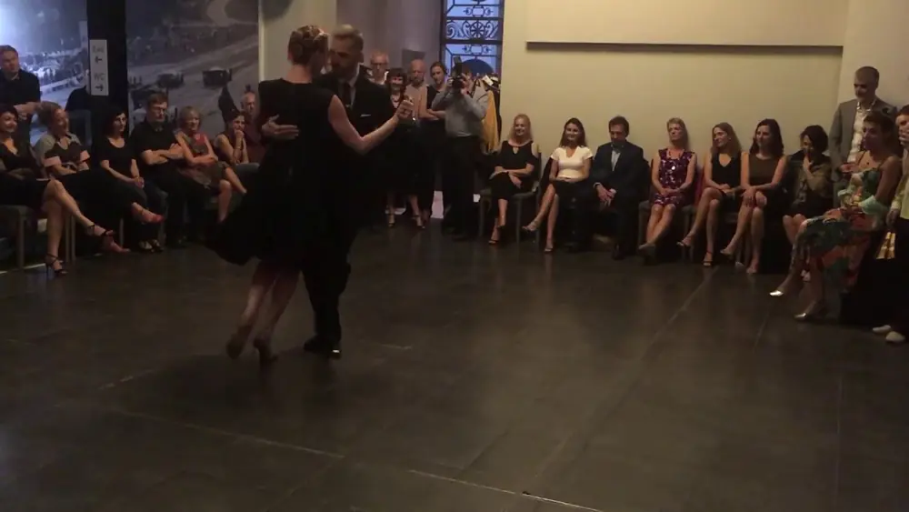 Video thumbnail for Liz & Yannick Vanhove (Los Belgas) performing at Autoworld, Brussels 2/3