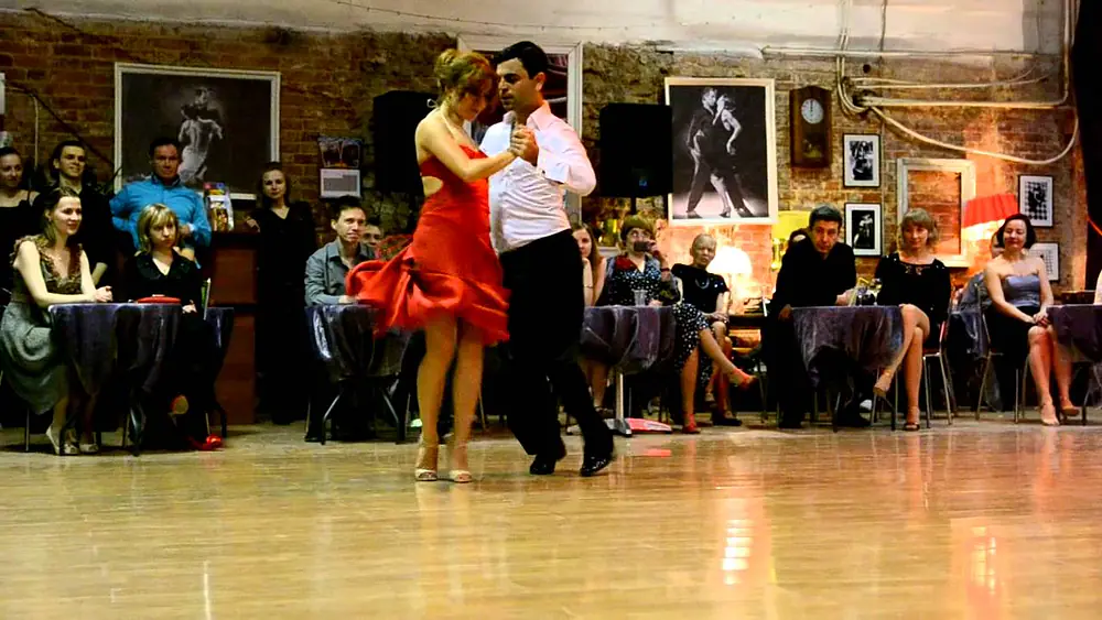 Video thumbnail for Ozgur Demir and Marina Marques, show at milonga Planetango, milonga by D'Arienzo