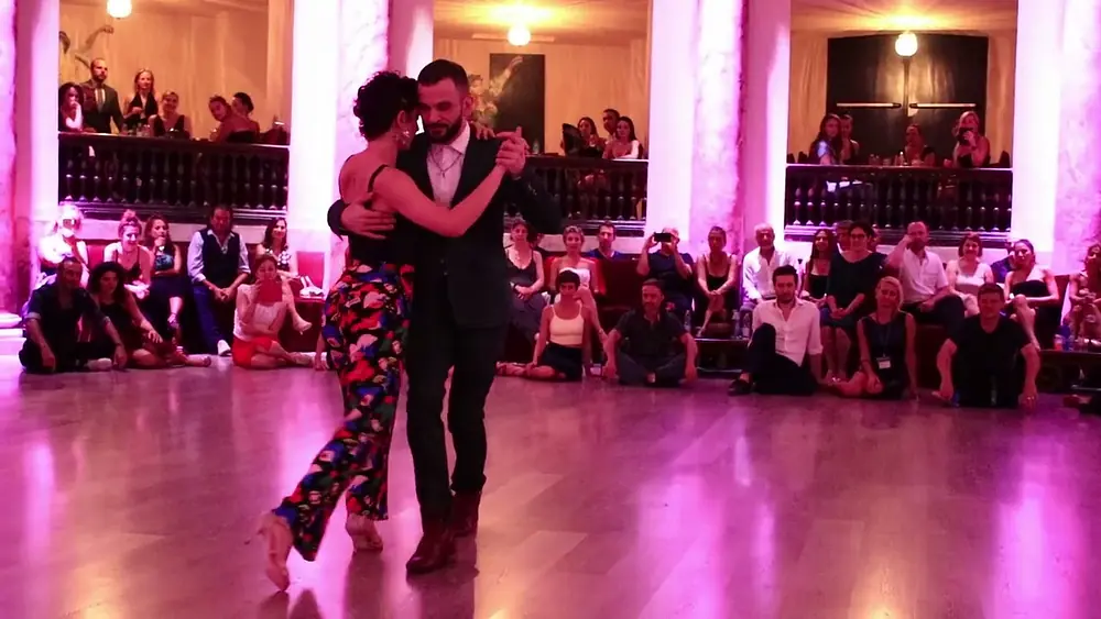 Video thumbnail for Rocío Lequio y Bruno Tombari  bailan "Champagne Tango" (Orquesta de Carlos Di Sarli)