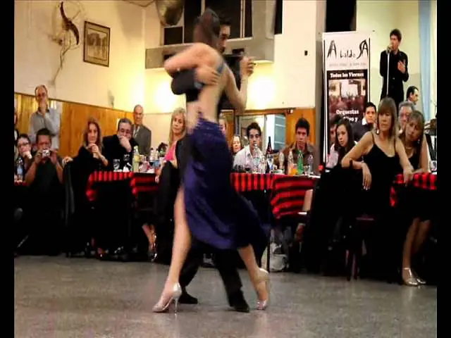 Video thumbnail for STEFANIA COLINA Y JUAN MARTIN CARRARA EN LA BALDOSA 02