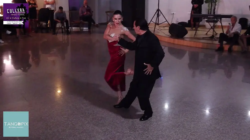 Video thumbnail for Miguel Ángel Zotto & Daiana Guspero dance Hyperion Ensemble - A mis viejos (full version)