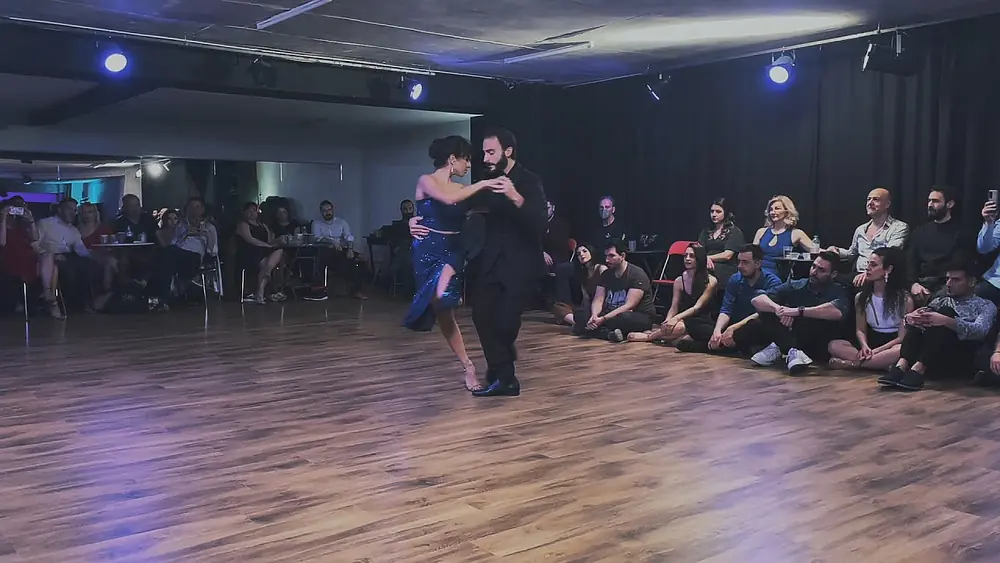 Video thumbnail for Lorena Tarantino & Gianpiero Galdi - Dónde estás? @ Milonga Sin Palabras (1/5)