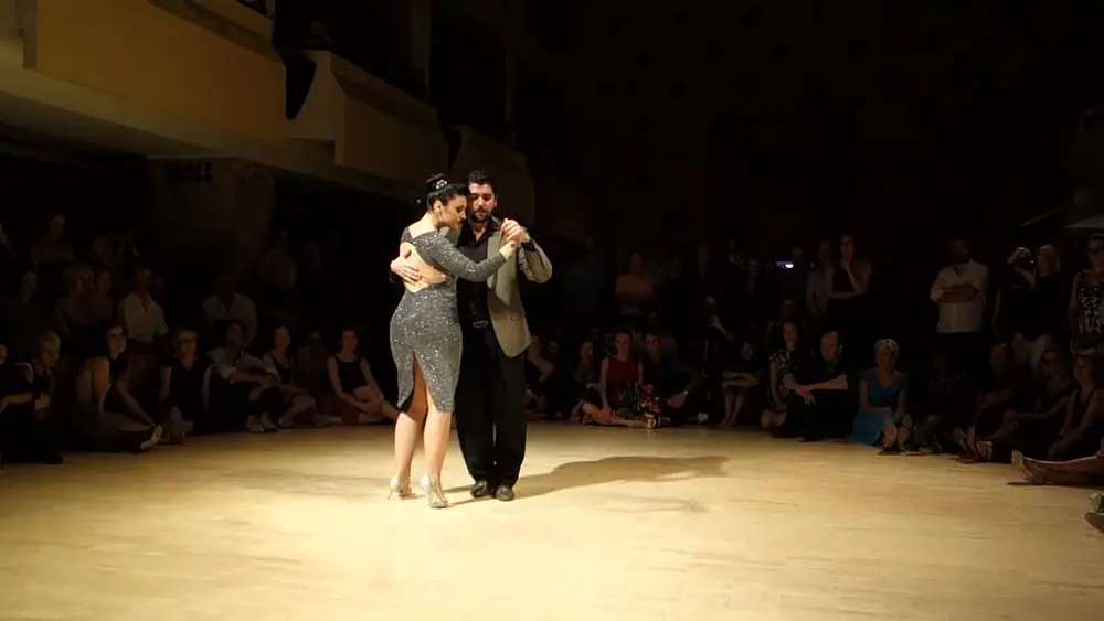 Video thumbnail for Ariadna Naveira & Fernando Sanchez