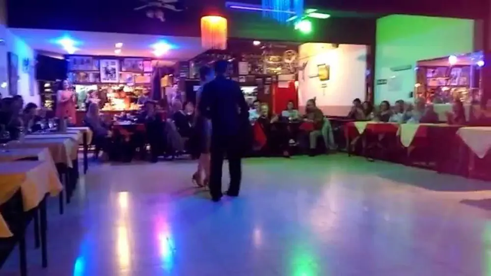 Video thumbnail for PAOLA TACCHETTI Y ALEJANDRO HERMIDA. BAILAN "SE DICE DE MI"