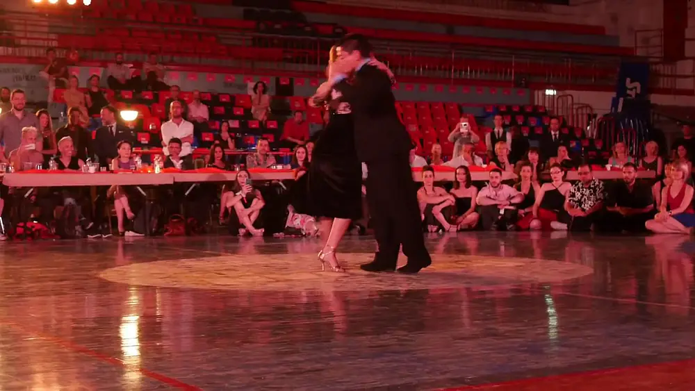Video thumbnail for Carlitos Espinoza & Noelia Hurtado - "Nada más" (Juan D'Arienzo) [Tango Unchained Festival 2018]