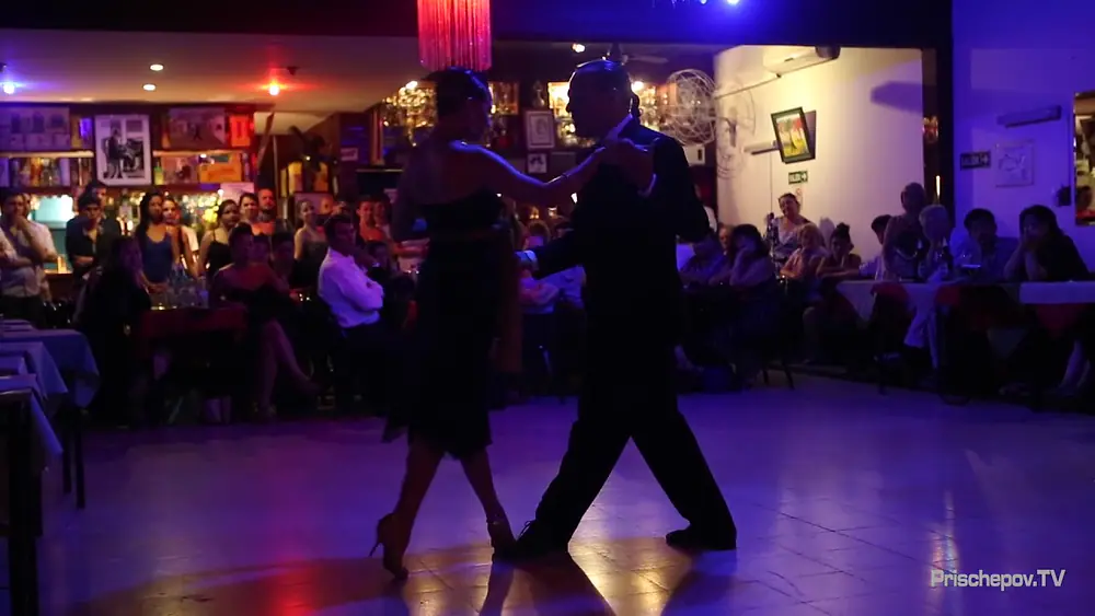 Video thumbnail for Alejandra Gutty & Pancho Martinez Pey,  POKER DE REINAS, Milonga "Seguime si Podes"  11.03.2015