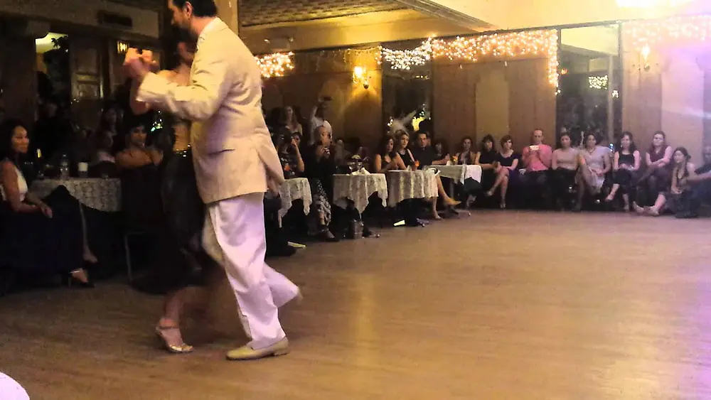 Video thumbnail for Argentine tango: Maria Olivera & Gustavo Benzecry Saba - Campo afuera