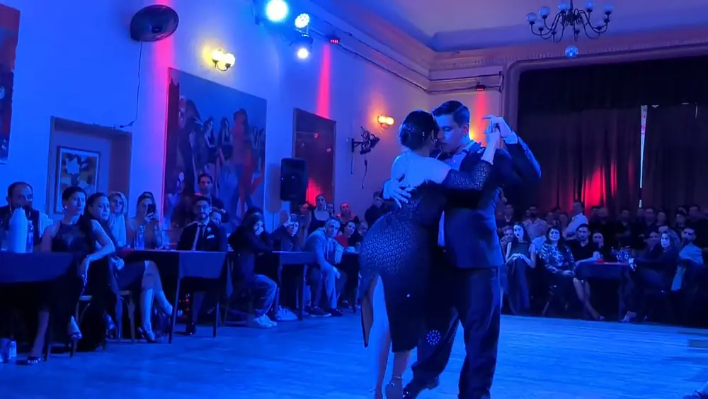 Video thumbnail for Fatima Caracoch & Brenno Lucas (tango pista champion 2024) at Mucho Tango opening milonga (1/2)