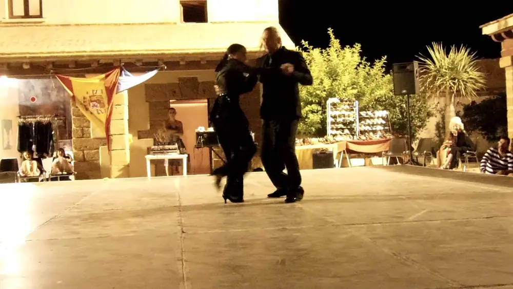 Video thumbnail for FITA Tango Festival - Junio 2015 Eduardo Cappussi y Mariana Flores 1