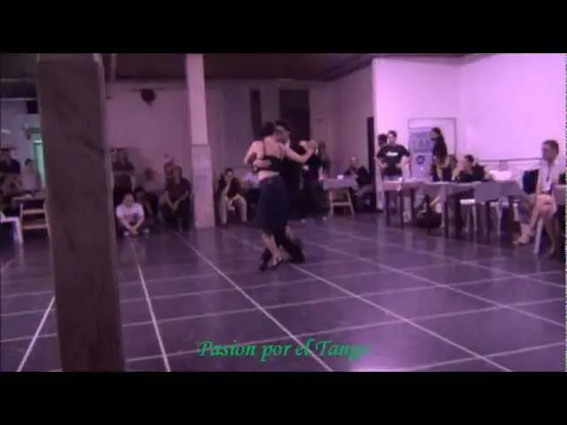 Video thumbnail for CECILIA CAPELLO y DIEGO AMORIN bailando el tango LA VIDA ES CORTA en FLOREAL MILONGA