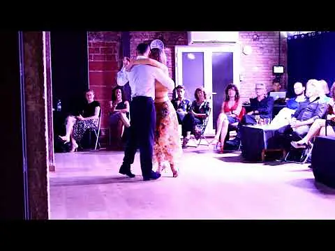 Video thumbnail for Claudio González y Julia Urruty - El Puntazo - Orquesta Juan D'Arienzo