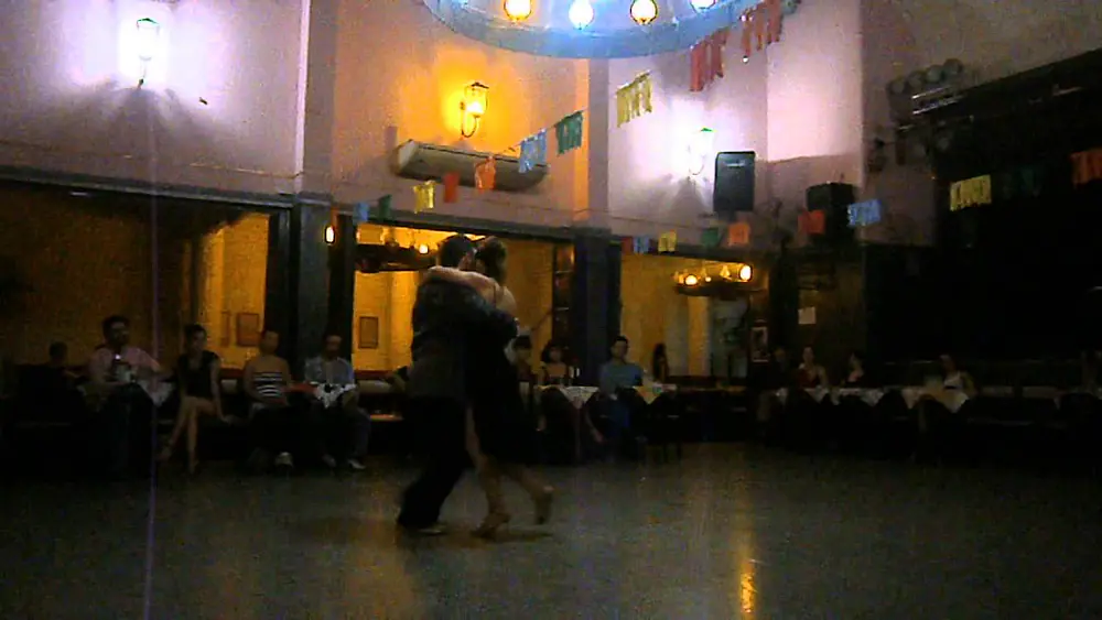 Video thumbnail for Virginia Cutillo y Jose Halfon en El Motivo Tango 22/4/13