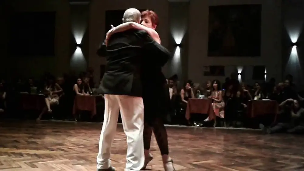 Video thumbnail for Bailaron Adela Galeazzi & Horacio Prestamo, re-apertura de la milonga Canning. Part.3 - 31/10/16