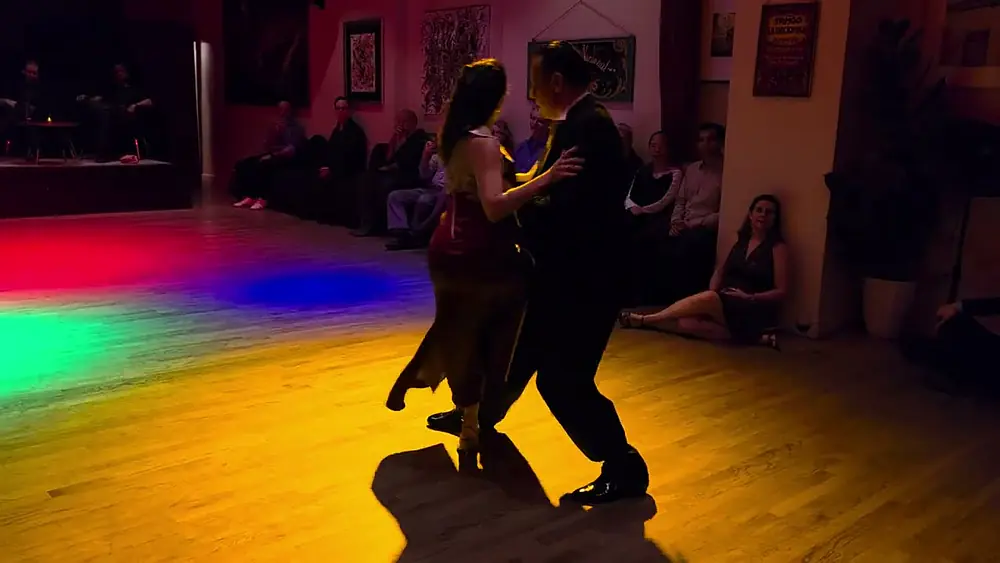 Video thumbnail for Argentine stage tango: Andrés Bravo & Carolina Balmaseda  - Nuestro Balance
