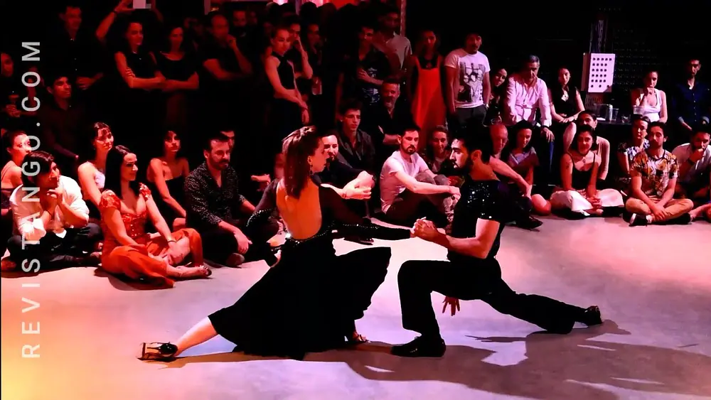 Video thumbnail for TRENZAS | Jimena Hoeffner & Fernando Carrasco & Tango Bardo Orquesta Live in JUERNES Milonga 2021