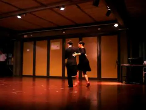 Video thumbnail for Guillermo Cerneaz y Greta Hekier bailando en el C.C Lola Mora.