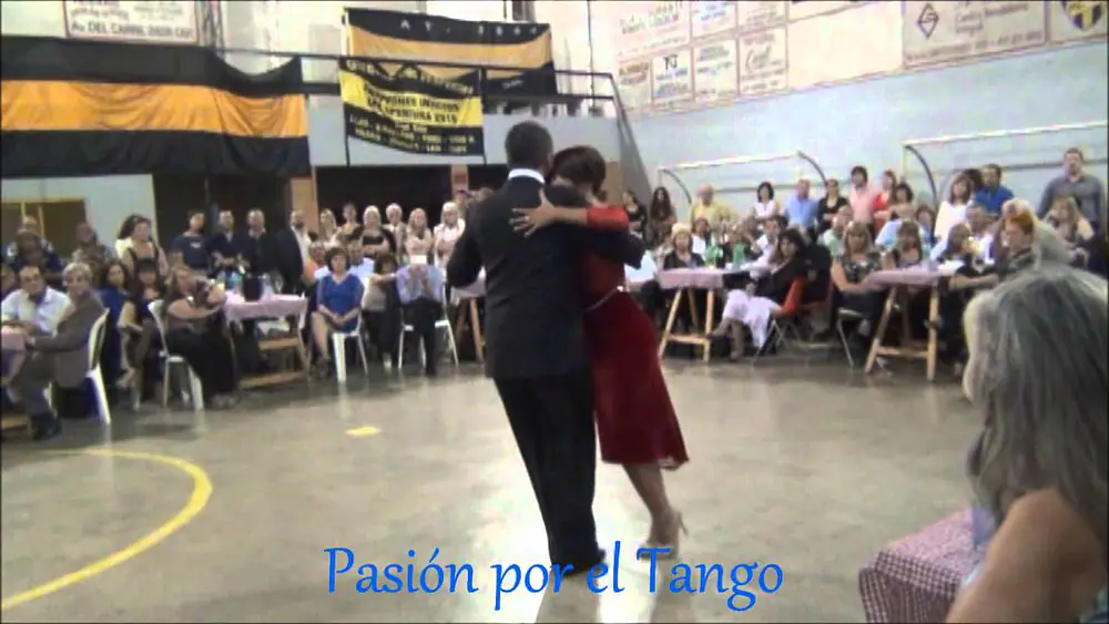 Video thumbnail for LUCIANA ARREGUI y ANDRES LAZA MORENO BAILANDO "MILONGA, VIEJA MILONGA" EN LA MILONGA DEL MORAN