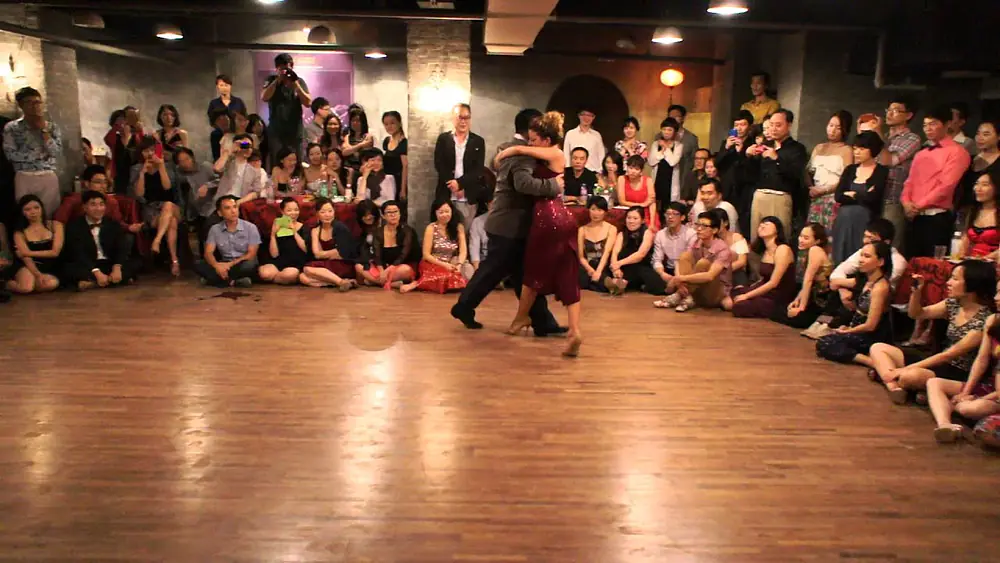 Video thumbnail for 2013 Tango Ensueño Carlos Espinoza & Noelia Hurtado Grand Milonga 4(14.Sep.2013)