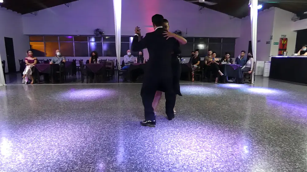 Video thumbnail for Alexa Yepes & Edwin Espinosa, Milonga Élite Tanguera 2021 #2