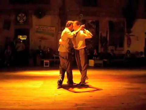 Video thumbnail for 04 Dominic Bridge and Fausto Carpino dance at La Catedral in Buenos Aires