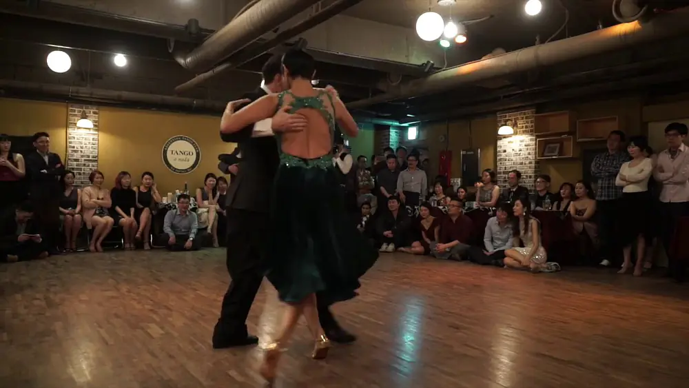 Video thumbnail for Sergey y Anna Sokhnenko, Ratih y Adrian @Tango O Nada, 19th Feb. 2017, Mercury Milonga