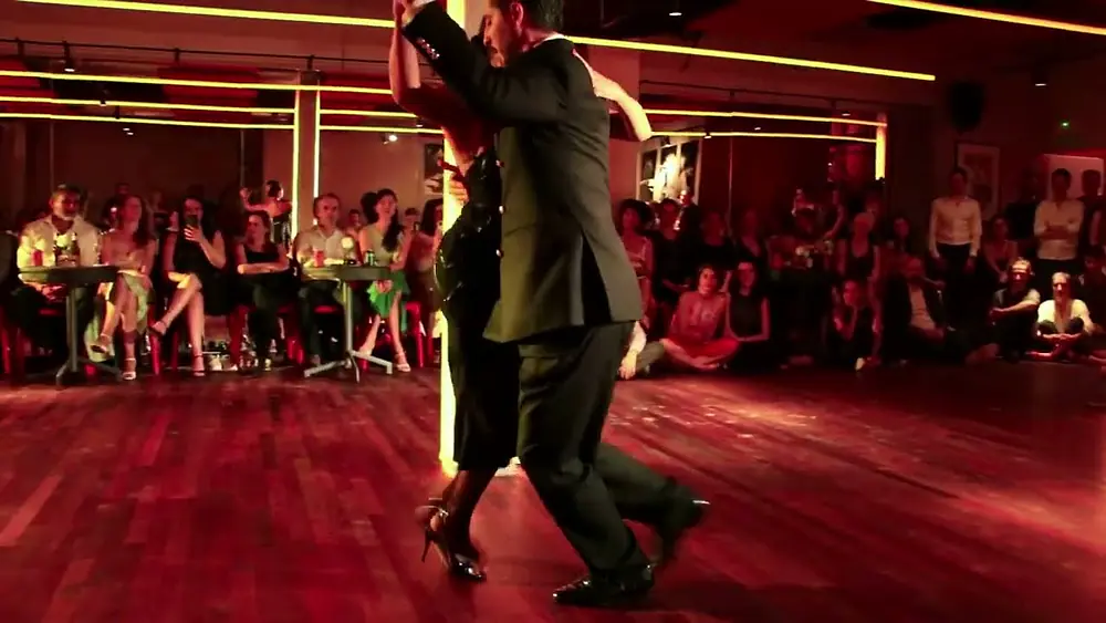 Video thumbnail for Roxana Suarez y Dante Sánchez - Milonga del recuerdo - D'Arienzo y Echagüe